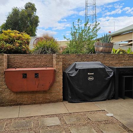 Spacious Holiday Home - Waikerie Exterior photo