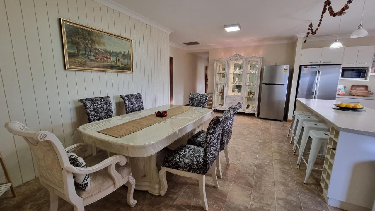 Spacious Holiday Home - Waikerie Exterior photo
